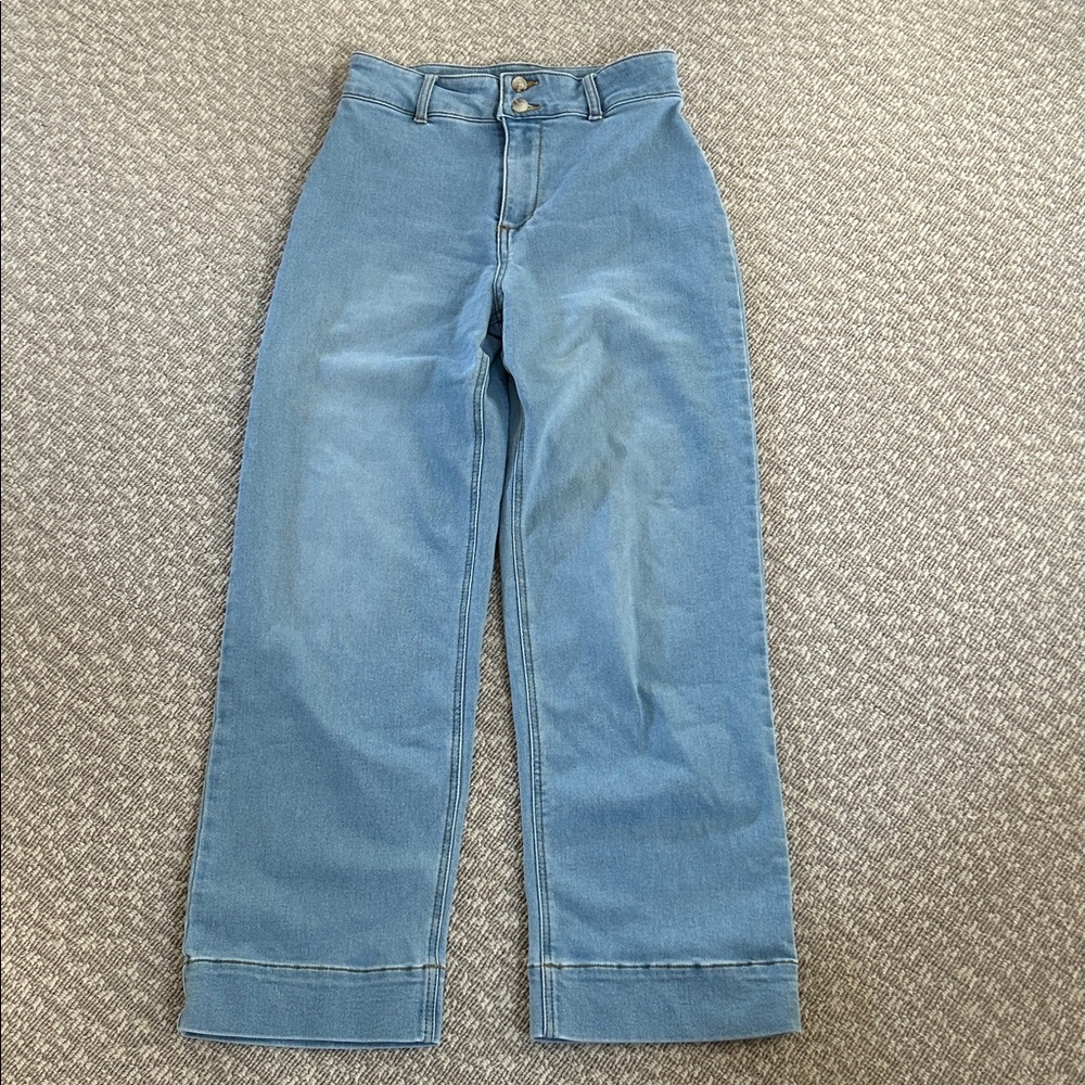 Avec Les Filles High waisted wide leg Jeans. Size 6.